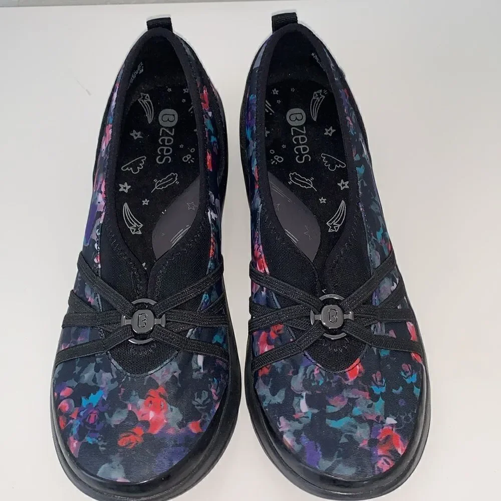 NWT B Zeeb Women’s Slip-On Black/Florals Shoes Size 9,5